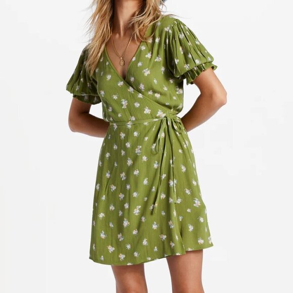 NWT Billabong Chiquita Green Floral Mini Wrap Dress - Picture 2 of 7